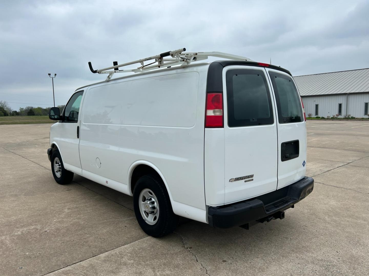2011 White /Gray Chevrolet Express 2500 Cargo (1GCWGFCB9B1) with an 6.0L V8 DOHC 16V engine, 4-Speed Automatic transmission, located at 17760 Hwy 62, Morris, OK, 74445, (918) 733-4887, 35.609104, -95.877060 - Photo#6